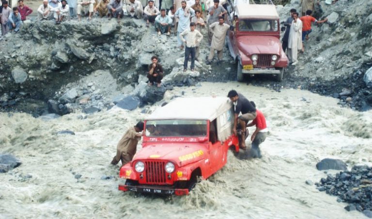 Auto Industry of Pakistan helping flood relief funds