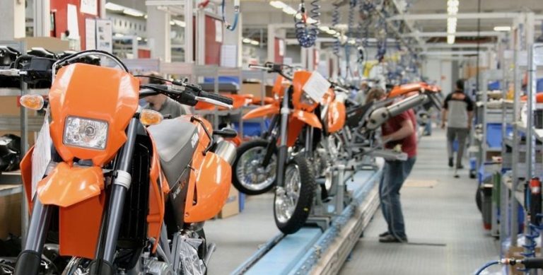 Decline in Motorbike and Three-Wheeler Sales in Pakistan